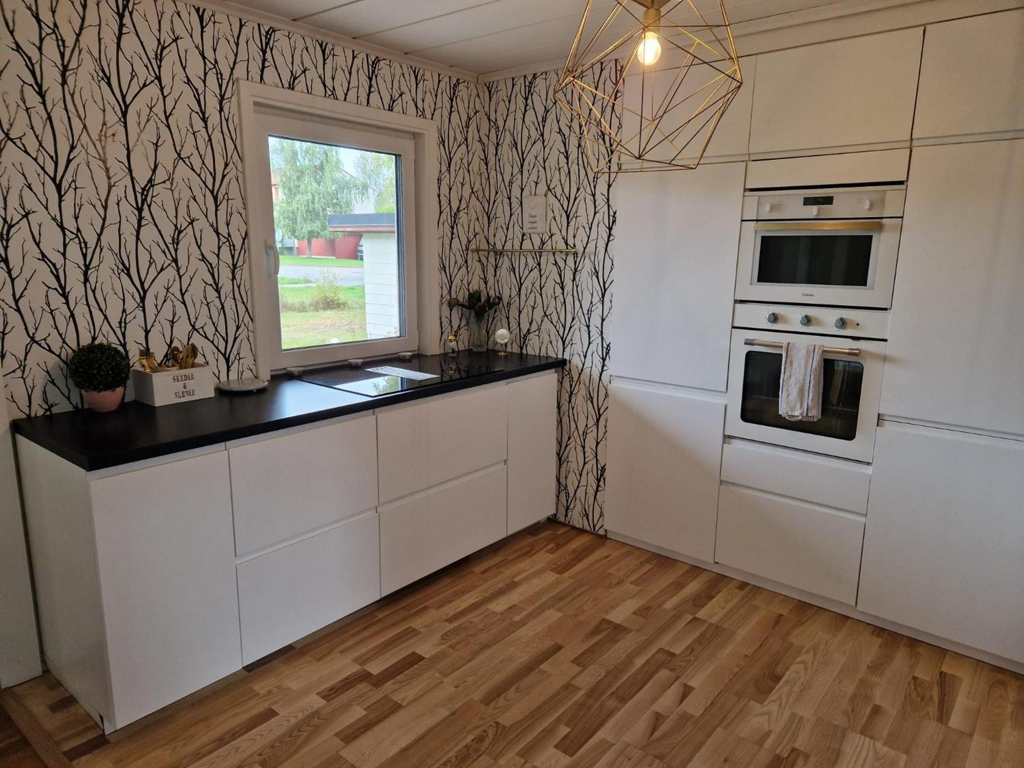 Villa Med Egen Parkering. Moejlighet Att Boka Fran 1 Och Upp Till 5 Personer. Örebro Exteriör bild
