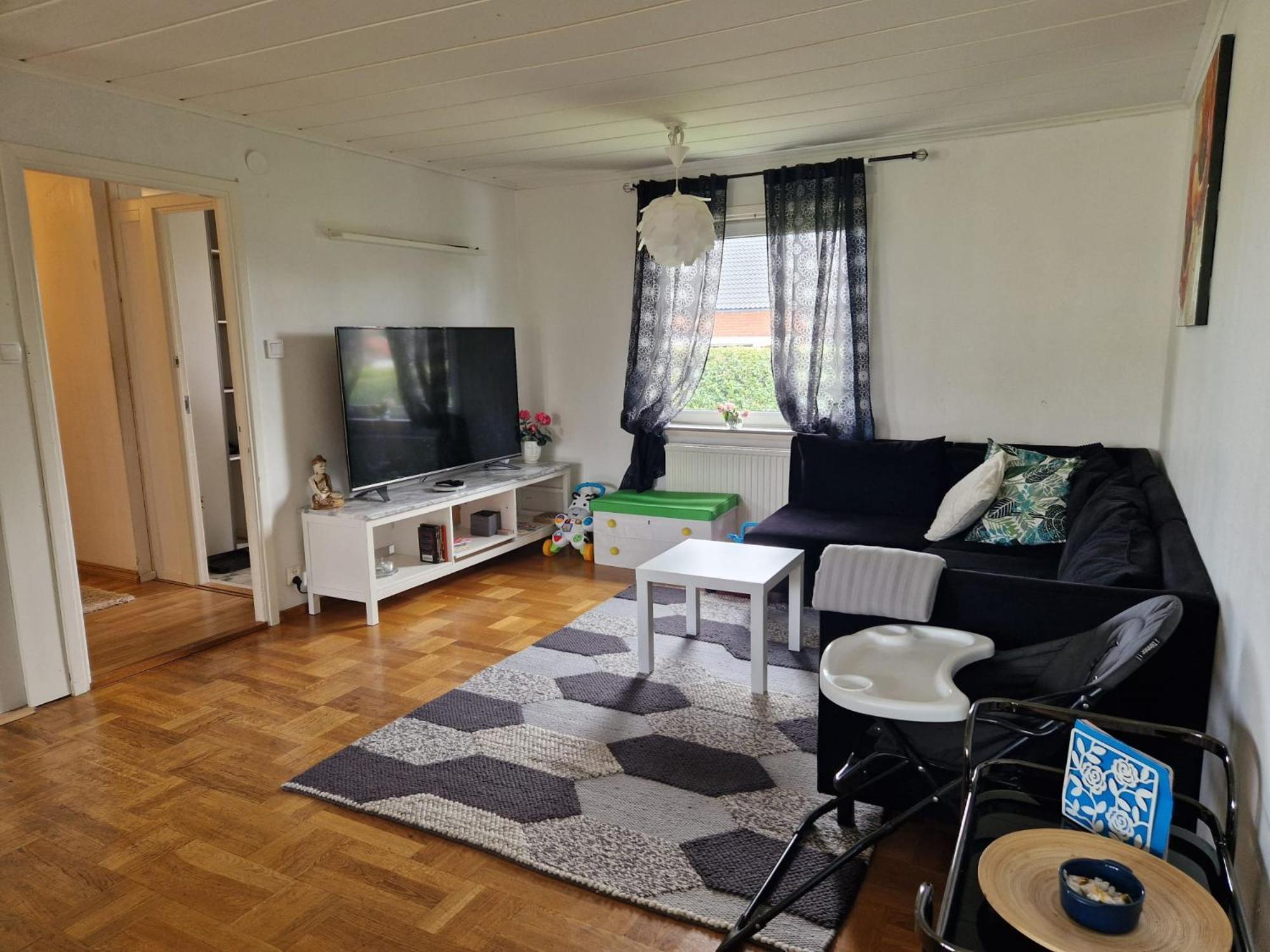 Villa Med Egen Parkering. Moejlighet Att Boka Fran 1 Och Upp Till 5 Personer. Örebro Exteriör bild